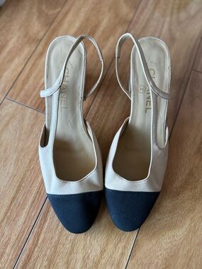 CHANEL Beige and Black Two-Tone Slingback Pumps
